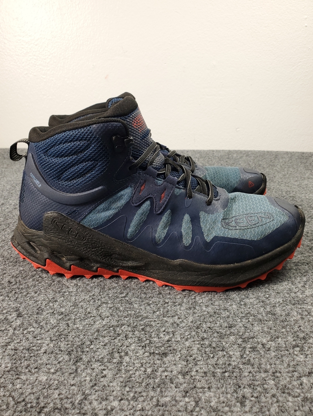 Keen Zionic Mid Waterproof Hiking Boots Mens 12 Trail Performance All Terrain